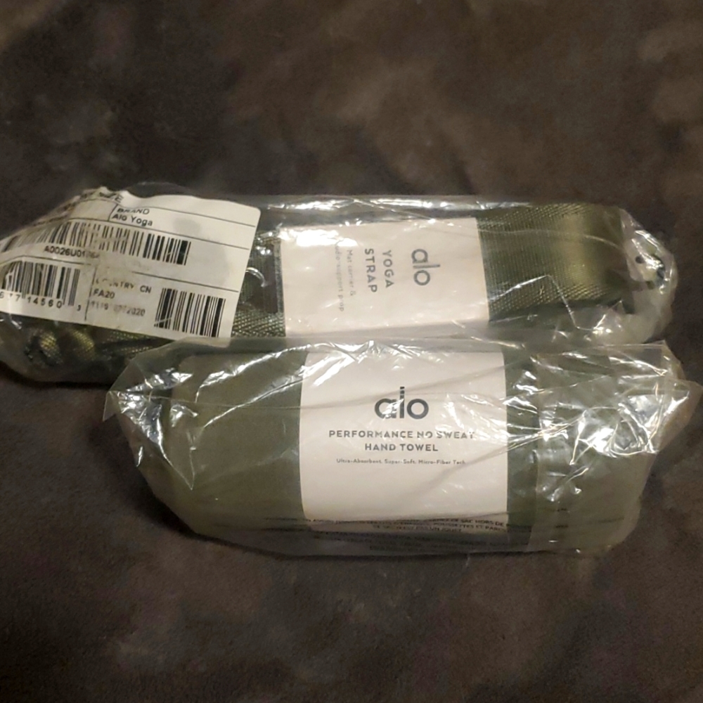 Alo yoga yoga strap and hand towel